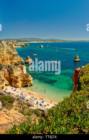 Praia do Camilo, Lagos, Algarve, im Sommer Stockfoto