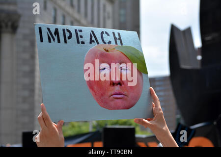 Rallye Aufruf für die Amtsenthebung von Präsident Donald Trump in New York City. Stockfoto