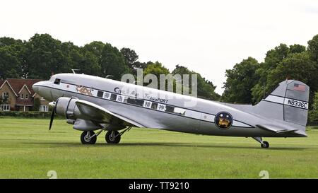 Douglas C-53 Skytrooper "Der Geist des Benovia" an Shuttleworth Air Festival das 75-jährige Jubiläum von D zum Gedenken an den Tag Stockfoto