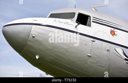 Douglas C-53 Skytrooper "Der Geist des Benovia" an Shuttleworth Air Festival das 75-jährige Jubiläum von D zum Gedenken an den Tag Stockfoto