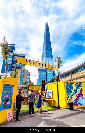 Flohmarkt bei Essig Yard, London, UK Stockfoto