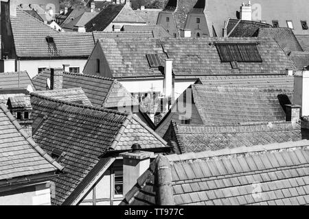 Ein Blick über die Dächer der Altstadt von Stein an der Donau, ein UNESCO-Weltkulturerbe in Niederösterreich Stockfoto