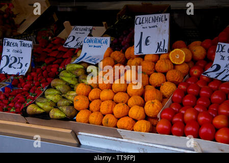 Obst auf dem Markt in Cadiz, Andalusien, Spanien Stockfoto