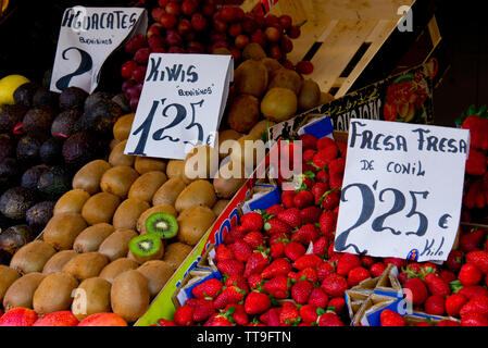 Obst auf dem Markt in Cadiz, Andalusien, Spanien Stockfoto