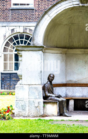 John Keats Statue auf Guy's Campus, Kings College, London, UK Stockfoto