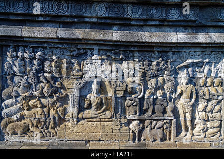 Borobudur, Zentraljava, Indonesien. 7. Mai, 2019. Entlastung des 9. Jahrhunderts buddhistischen Tempel Borobudur Verbindungen, UNESCO-Weltkulturerbe. Stockfoto