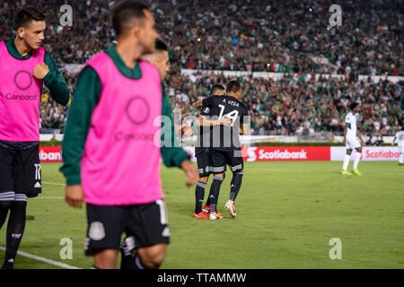 Pasadena, USA. 15 Juni, 2019. Alexis Vega (14) feiert nach dem Scoring Mexikos 6 Ziel des Spiels zu ihren Gold Cup öffner gegen Kuba. Credit: Ben Nichols/Alamy leben Nachrichten Stockfoto