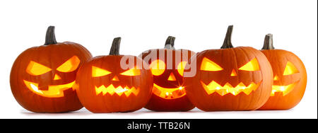 Fünf Halloween Kürbisse isoliert auf weißem Hintergrund Stockfoto