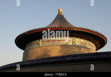 Der Himmelstempel (tiantan) in Peking, China. Tian Tan bedeutet Altar des Himmels. Dies ist ein kleiner Tempel auf dem Gelände der Tempel des Himmels, Peking Stockfoto