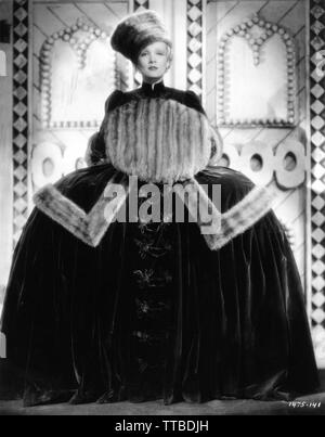MARLENE DIETRICH als Katharina die Große von Russland die SCHARLACHROTE KAISERIN Regisseur Josef von Sternberg 1934 Paramount Pictures Stockfoto