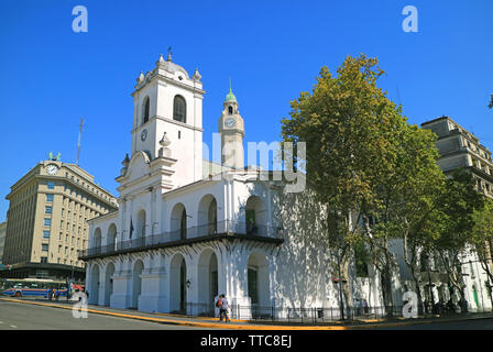 Das historische Cabildo, die ehemalige Stadt Rat während der Kolonialzeit und jetzt für den Öffentlichen Dienst in Buenos Aires, Argentinien, Südamerika verwendet wird Stockfoto