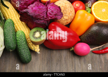 Obst und Gemüse auf den Tisch Stockfoto