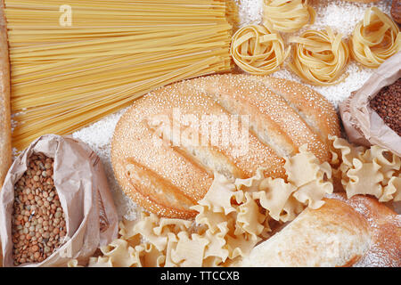 Gemischte Brot, Teigwaren und Körner, Hintergrund, Nahaufnahme Stockfoto