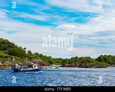 Fischerboot Auf Dem Weg Nach Sea, Schottland Stockfoto