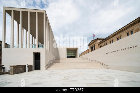 Blick auf den neuen James Simon Galerie an der Museumsinsel in Berlin, Deutschland. Die Gebäude werden zentrale Ticketing und Besucherzentrum für das Museum Stockfoto