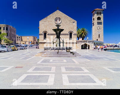 Rhodes, Griechenland - 22.07.2008: Kirche der Mariä Verkündigung, Mandraki Hafen, Insel Rhodos, Griechenland. Stockfoto