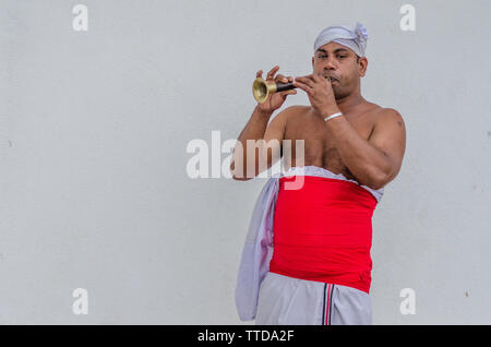 Puja in Mihintale, Anuradhapura, Sri Lanka Stockfoto