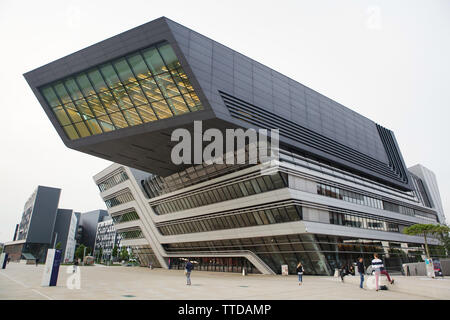 Bibliothek und Learning Center der Wirtschaftsuniversität Wien (Wirtschaftsuniversität Wien) durch die Zaha Hadid Architects (2013) in Wien, Österreich. Stockfoto