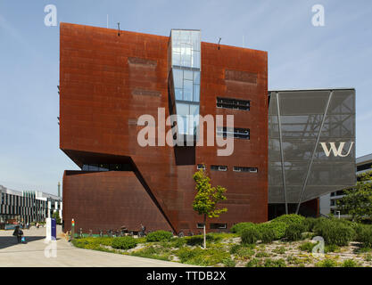 Teaching Centre Campus der Wirtschaftsuniversität Wien (Wirtschaftsuniversität Wien) entworfen durch die BUSarchitektur (2013) in Wien, Österreich. Stockfoto