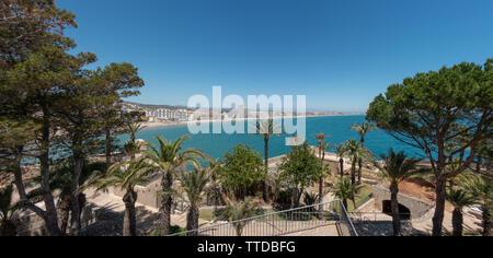 Panoramablick von Peniscola Burg mit Blick auf die Bucht vom Schloss Stockfoto