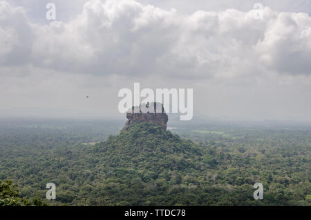 Anzeigen von pidurangala Felsen von Sigiriya, Dambulla, Sri Lanka Stockfoto