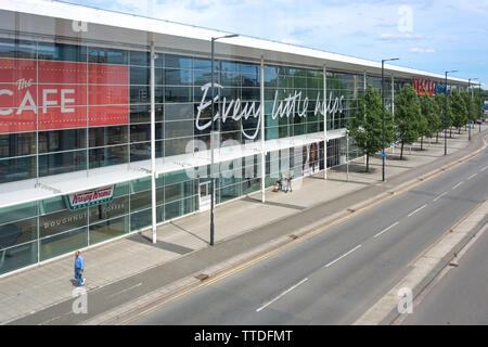 Tesco Extra Supermarkt, Wellington Street, Slough, Berkshire, England, Vereinigtes Königreich Stockfoto