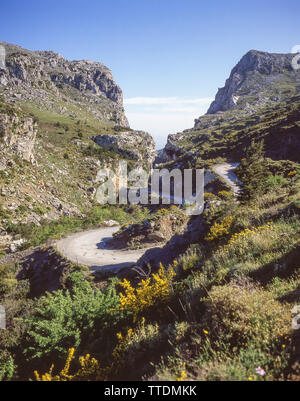 Kurvenreiche Straße in Stakia Berge, chanai Region, Kreta (Kriti), Griechenland Stockfoto