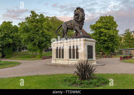 Maiwand-löwe. Forbury-gärten Reading Berkshire GROSSBRITANNIEN. Stockfoto