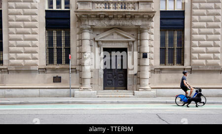 Polizei Museum Gebäude, 100 alten Slip, New York, NY Stockfoto