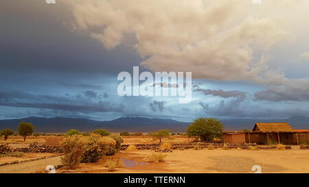 Sonnenuntergang leuchten in den kargen und unwirtlichen Landschaft der Atacama-wüste, Chile Stockfoto