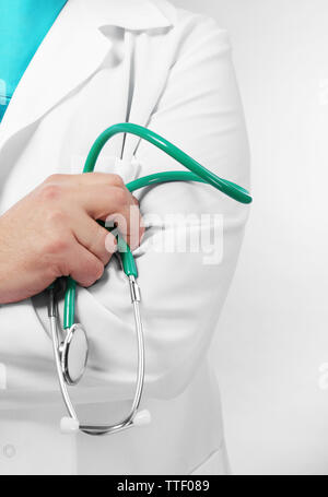 Doktor mit Stethoskop, close-up Stockfoto