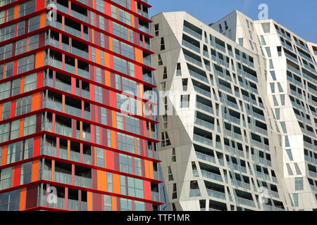 ROTTERDAM, Niederlande - 31. MAI 2019: Moderne Gebäude entlang Mauritsweg Straße (in der Nähe von kruisplein) Stockfoto