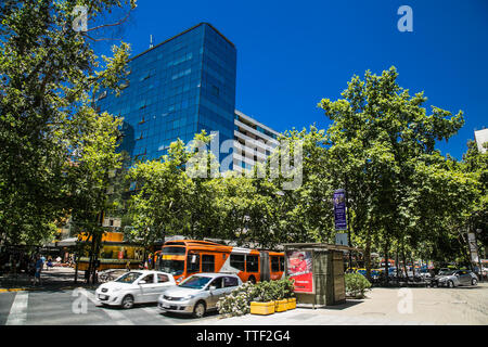 Santiago, Chile - Dec 29, 2018: Fußgängerüberweg im Zentrum von Santiego, Chile. Stockfoto