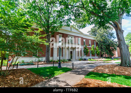 ATHENS, GA, USA - Mai 3: Schule des Gesetzes am 3. Mai 2019 an der Universität von Georgia, North Campus in Athens, Georgia. Stockfoto