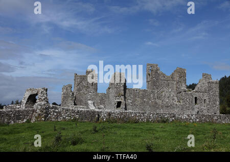 Die Ruinen der mittelalterlichen Fore Benediktinerabtei, als der Ort der Sieben Weltwunder, Fore, County Westmeath, Irland bekannt Stockfoto