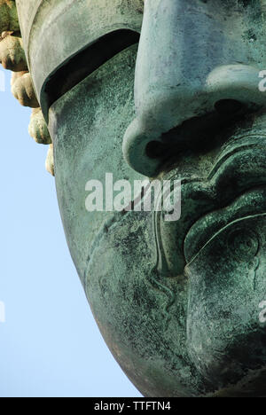 In der Nähe von Giant Buddha Statue gegen Sky Stockfoto