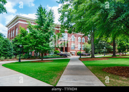 ATHENS, GA, USA - Mai 3: Terrell Halle am 3. Mai 2019 an der Universität von Georgia, North Campus in Athens, Georgia. Stockfoto