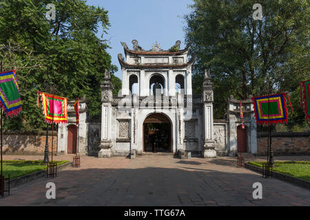 Tempel der Literatur Hanoi, Main Gate Stockfoto