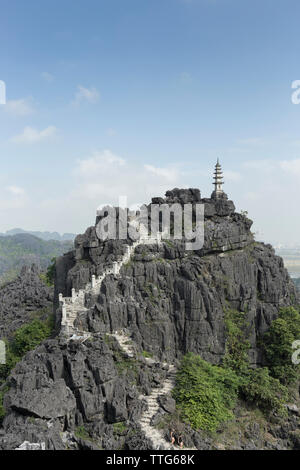 Detail der oberen Pagode von Hang Mua Tempel Stockfoto