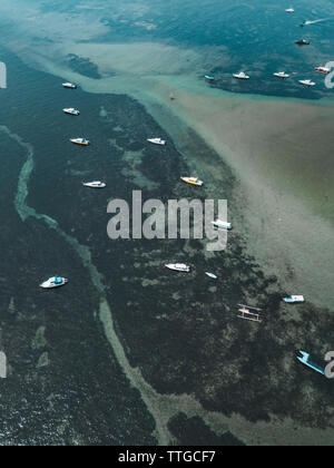 Luftaufnahme der Boote am Strand von Sanur, Bali, Indonesien Stockfoto