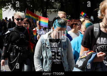 Helsinki Pride Parade auf Esplanadi in Helsinki, Finnland Stockfoto