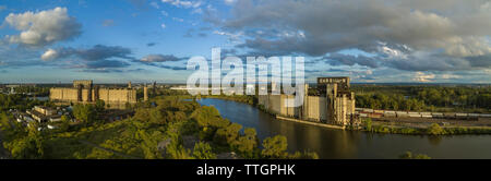 Buffalo River, Alte Getreidesilos, Buffalo, New York Stockfoto