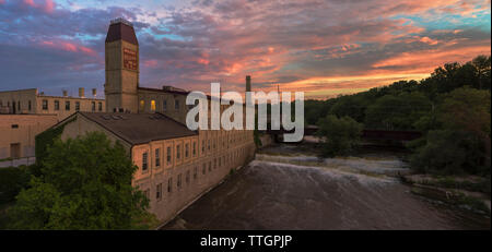 Apartments in der alten Mühle, in Sheboygan Falls, Wisconsin Stockfoto