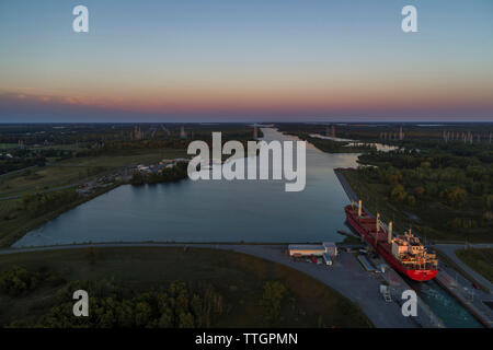 Kommerzielle Schiff, St. Lawrence Seaway, Schloss, in der Nähe von Massena, New York Stockfoto