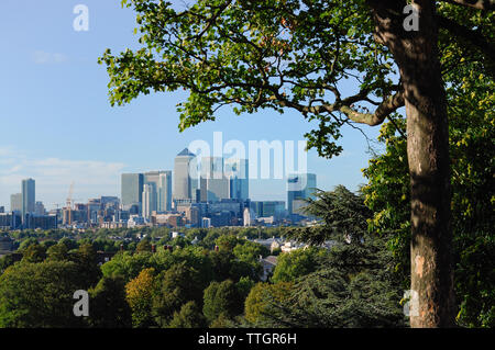 Skyline von London vom Greenwich Park, South East London, England, Blick nach Norden in Richtung Canary Wharf Stockfoto