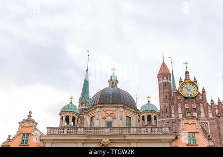 Turm der Königlichen Kapelle in der Altstadt von Danzig. Stockfoto