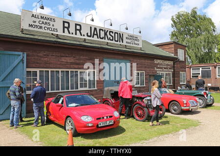 MG Car Club Anzeige, Doppel 12 Motorsport Festival 2019, Brooklands Museum, Weybridge, Surrey, England, Großbritannien, Großbritannien, Europa Stockfoto