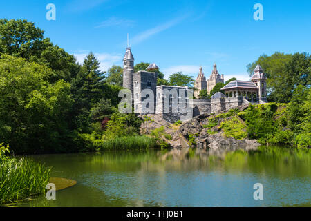 Schloss Belvedere und Schildkröte Teich im Central Park, New York City, USA Stockfoto