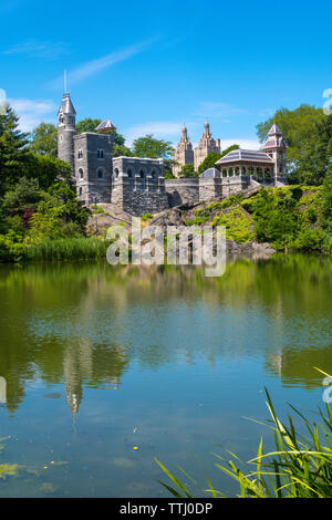 Schloss Belvedere und Schildkröte Teich im Central Park, New York City, USA Stockfoto