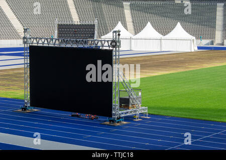 Lcd video Wände Einrichten in einem Stadion Stockfoto